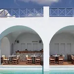 Meltemi Hotel apartamentowy 4*