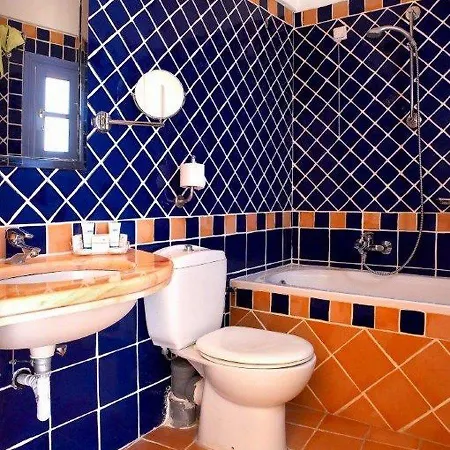 Meltemi Aparthotel Perissa (Santorini)