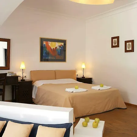 Meltemi Aparthotel 4*