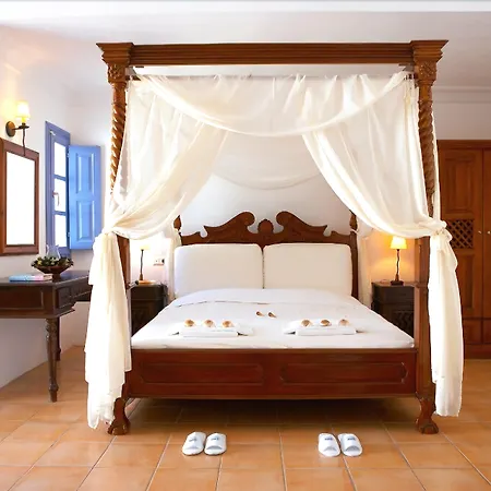 Meltemi Aparthotel Perissa (Santorini)