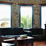 Meltemi Aparthotel 4*