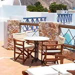Meltemi Perissa (Santorini)